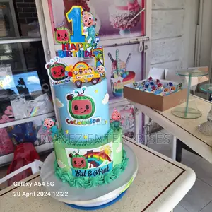 Classic Birthday Cake 2kg