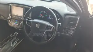 Toyota Crown 2017 Black