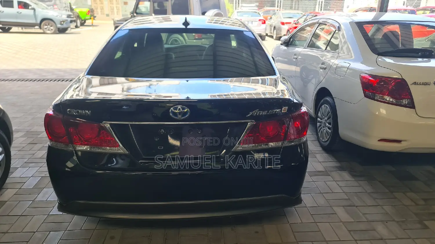 Toyota Crown 2017 Black