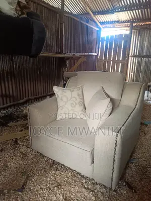 Single Sofa, Classy and Unique Design 
