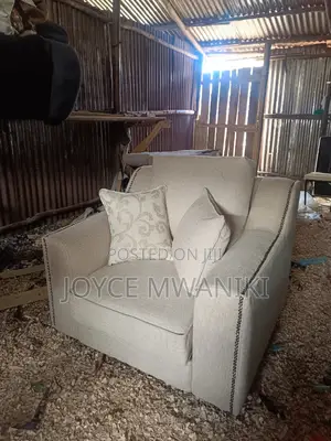 Single Sofa, Classy and Unique Design 