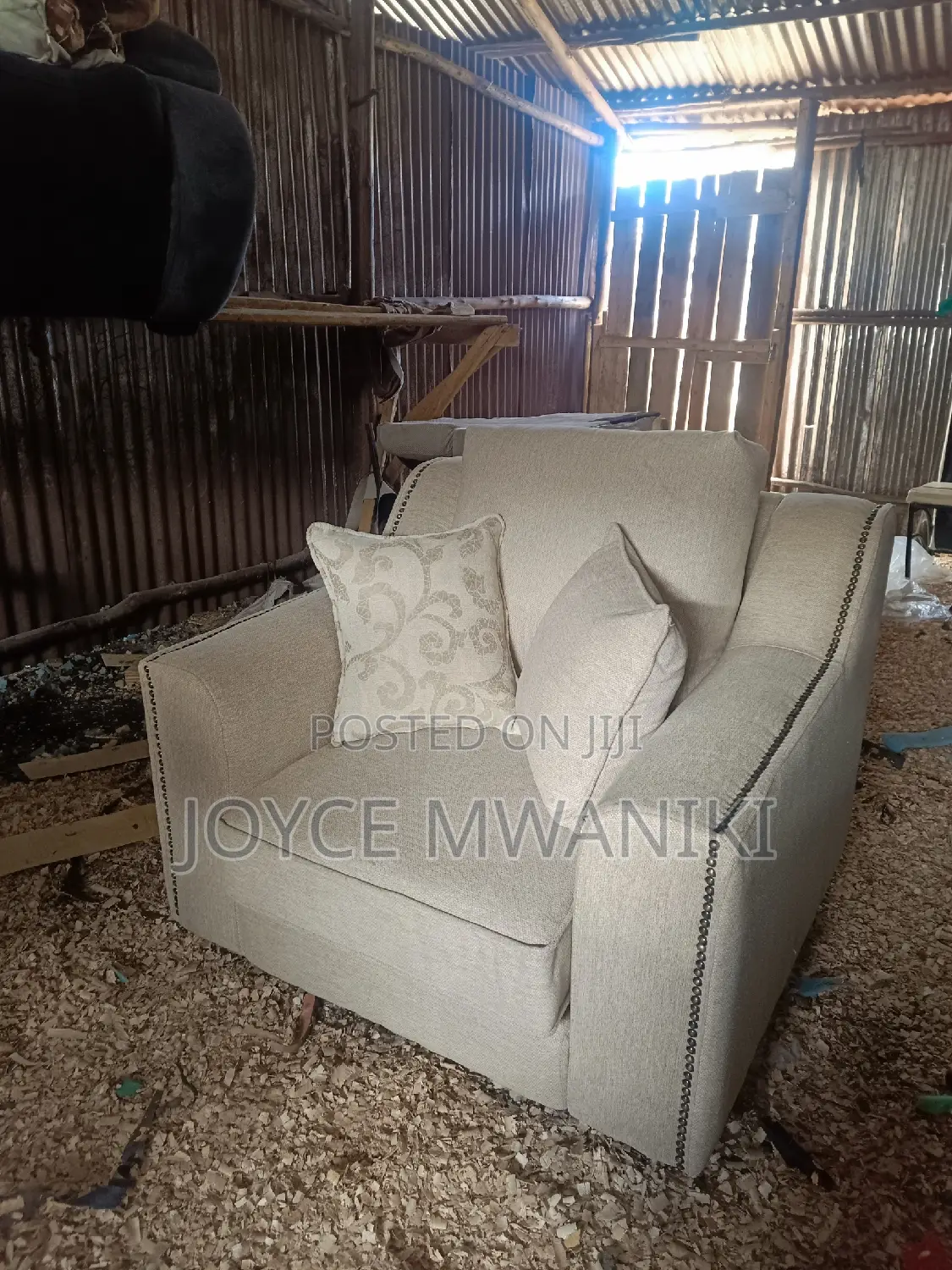 Single Sofa, Classy and Unique Design 