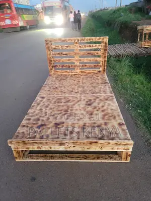 Pallet Bed- 4*6 Detachable and Blazed Pallet Bed. NB13