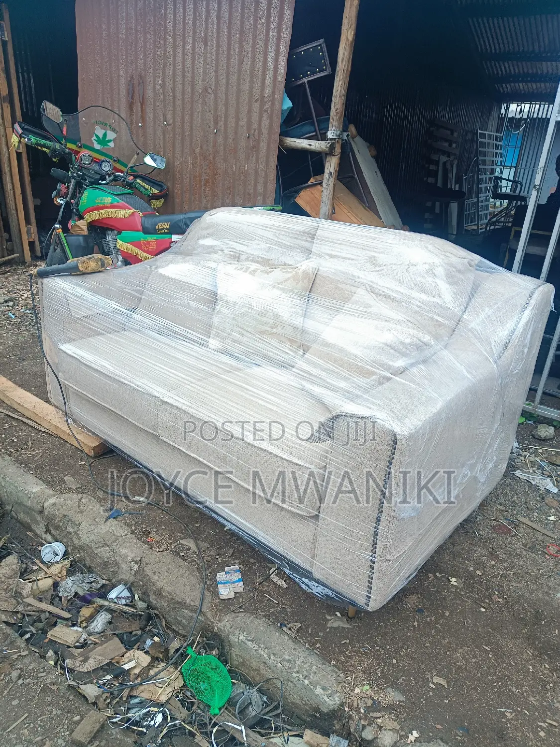 Unique Stylish Sofa, 2 Seater With Throw Pillows.