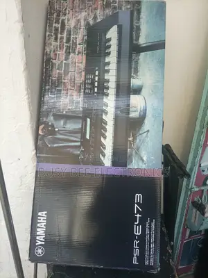 Yamaha PSR E-473 Keyboard