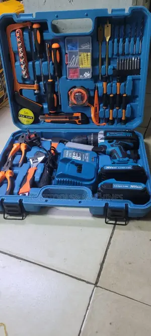 Makita Cordless Drill Tool Set With Impact Function