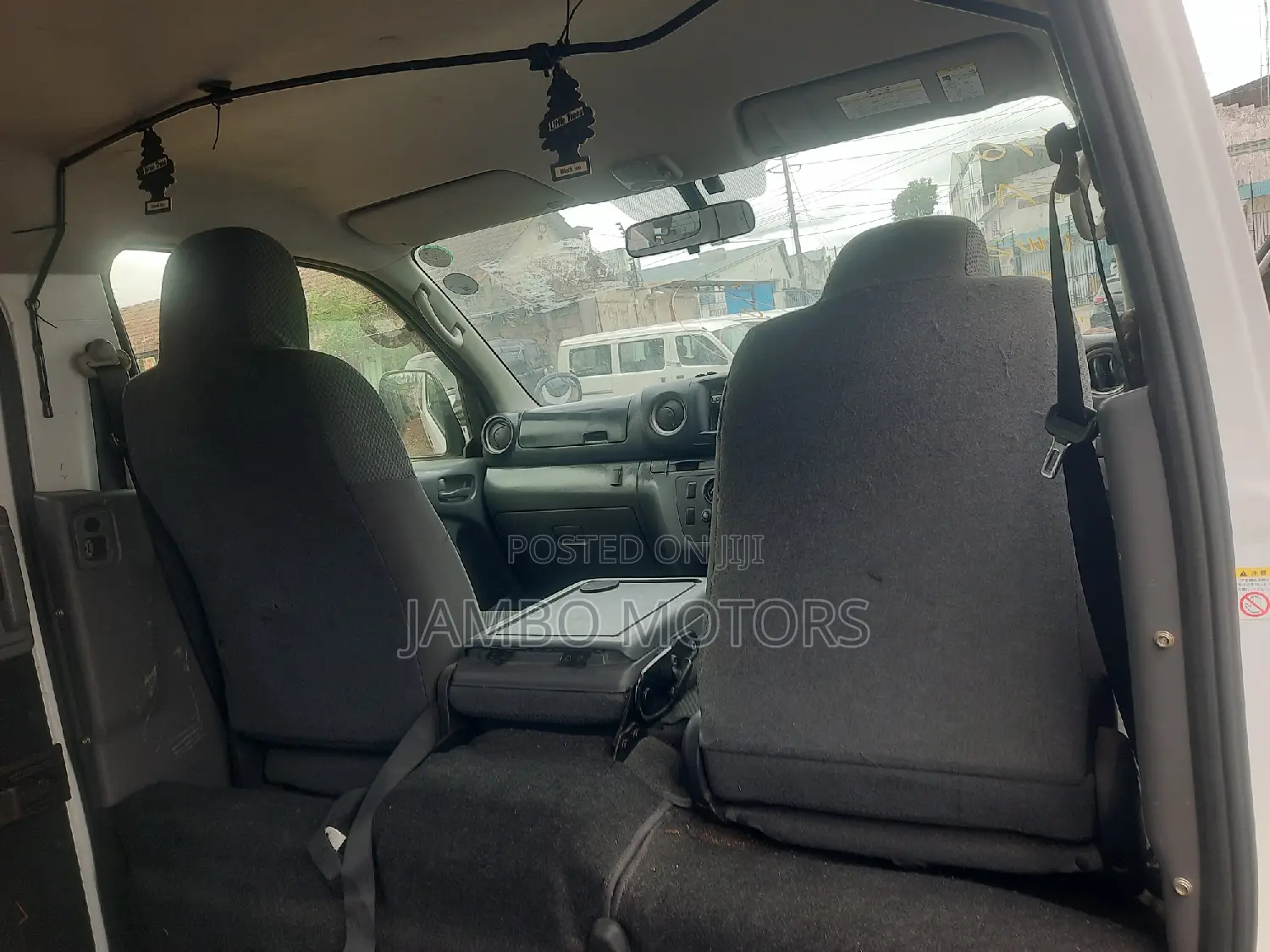 Nissan Caravan (Urvan) 2017 White