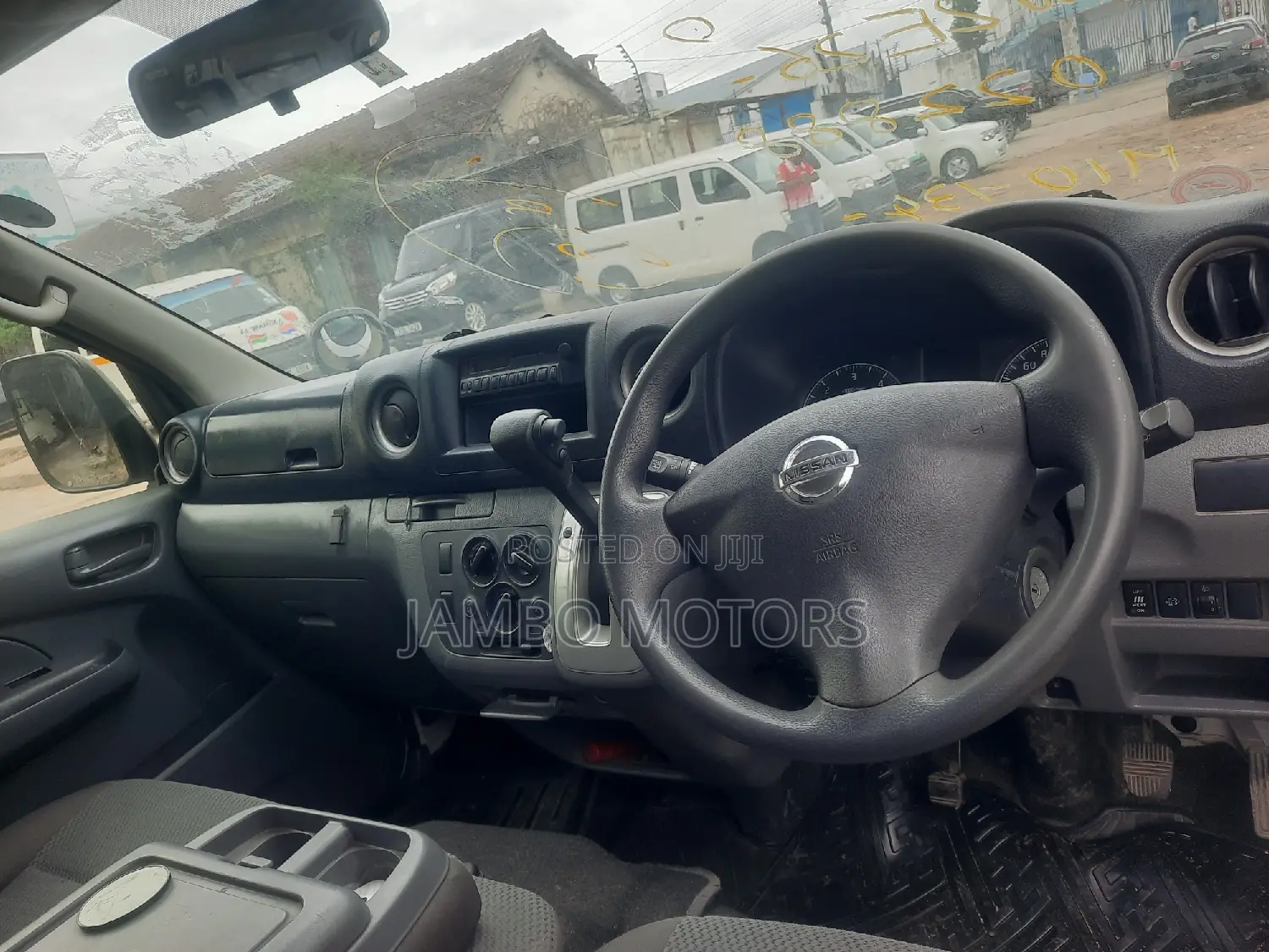 Nissan Caravan (Urvan) 2017 White