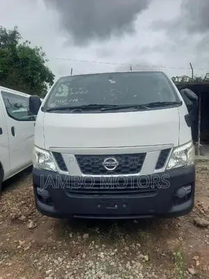 Nissan Caravan (Urvan) 2017 White