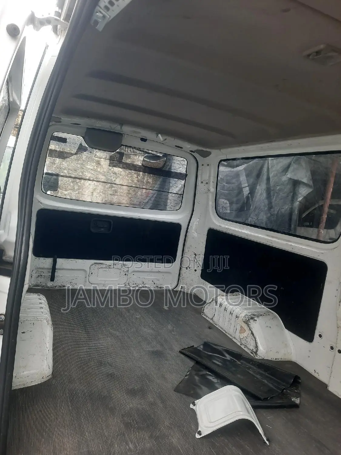 Nissan Caravan (Urvan) 2017 White
