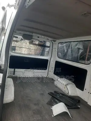 Nissan Caravan (Urvan) 2017 White