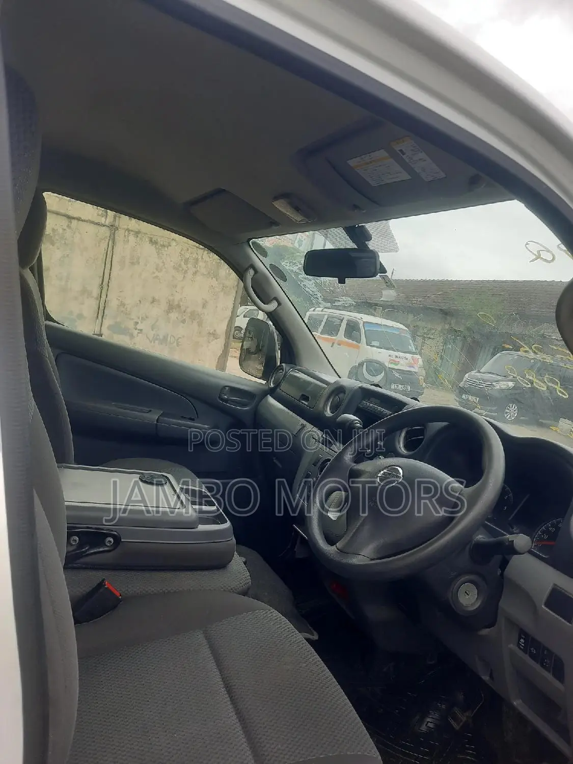 Nissan Caravan (Urvan) 2017 White