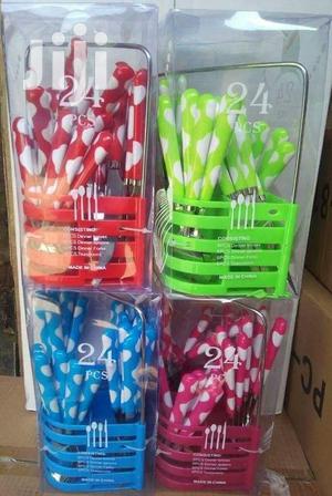 24 Pieces Cutlery Set