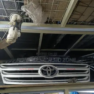 Spacio 2005 Grille