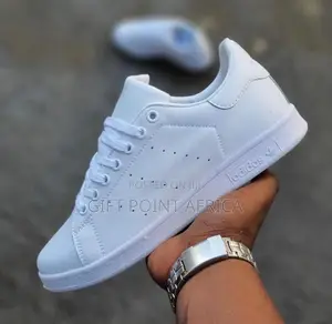 White Adidas Stansmith Sneakers