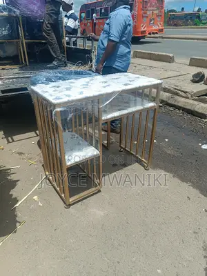 Manicure Marble Table, White and Black 