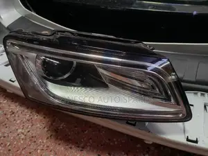 Audi Q5 (2018-2020) Xenon Headlight Assembly
