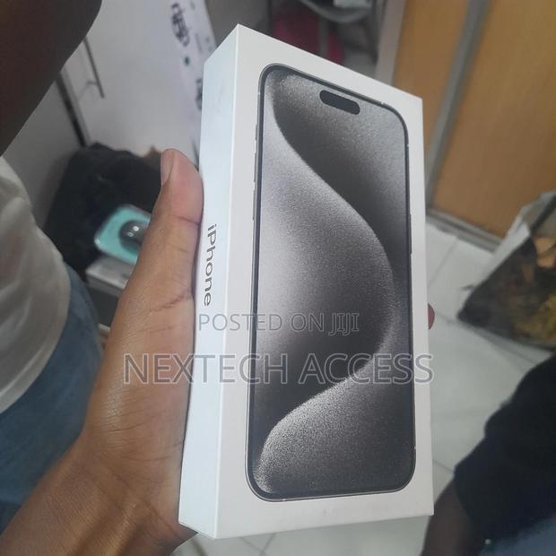 New Apple iPhone 15 Pro Max 256 GB Black - main view