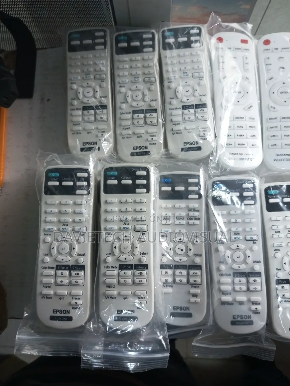 EPSON E-10, E01 Projector Remotes