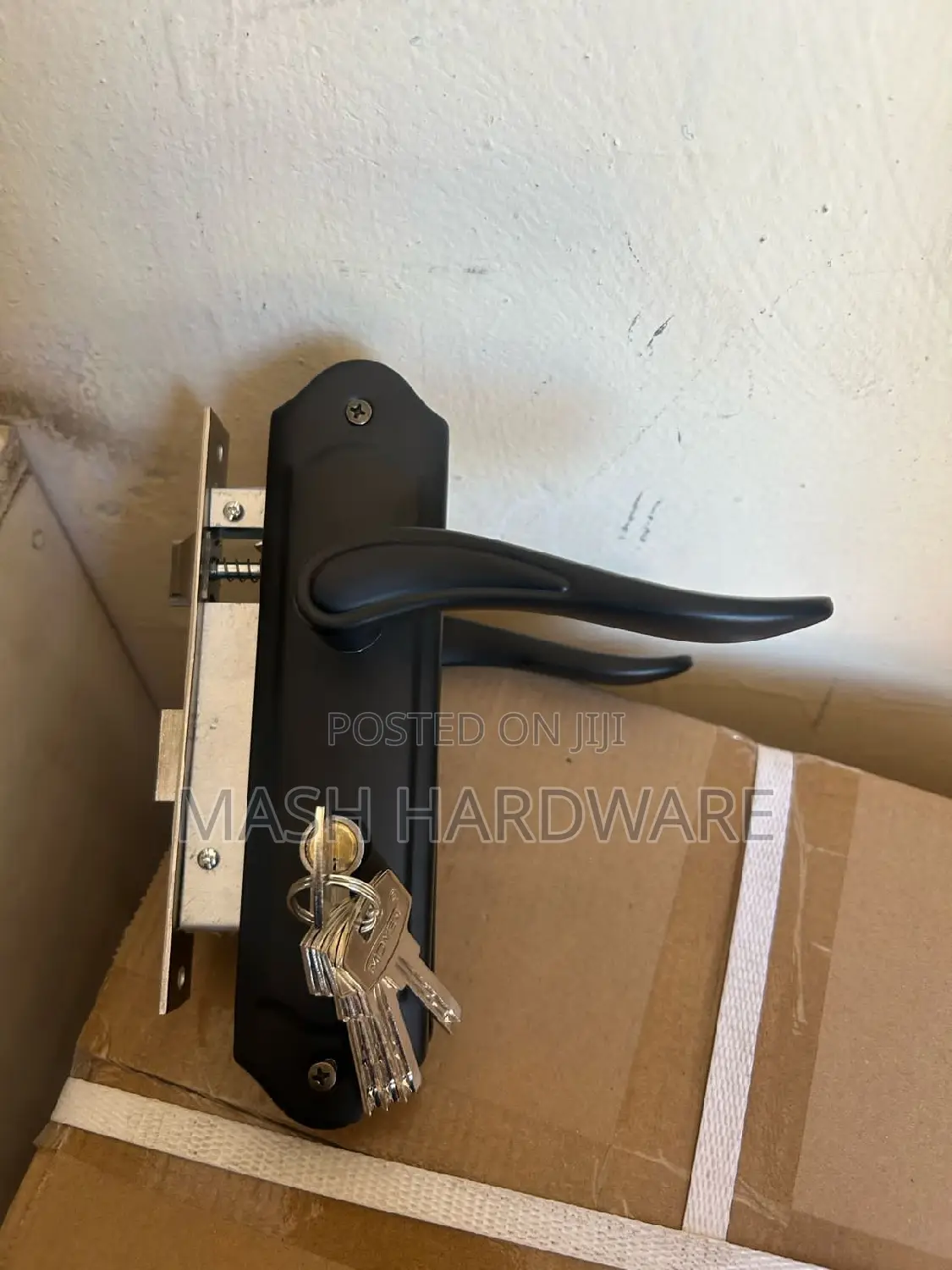 5868 Black Moment Lock
