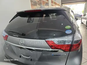 Honda Fit Shuttle 2017 Gray