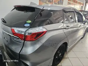 Honda Fit Shuttle 2017 Gray