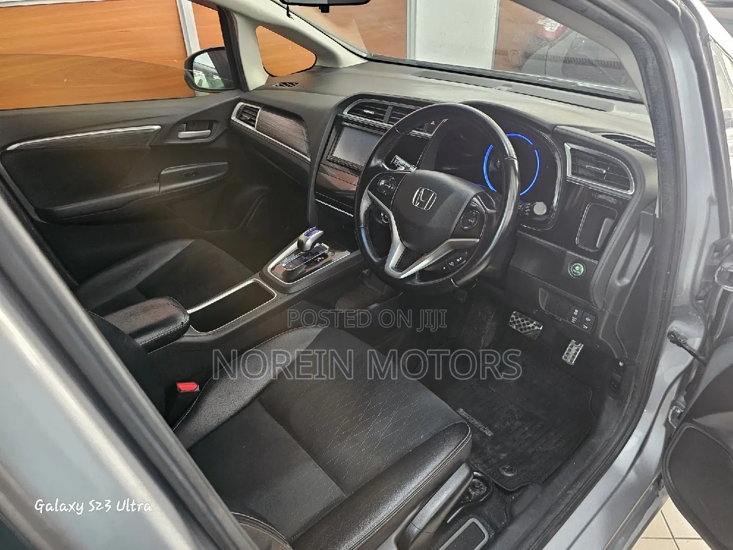 Honda Fit Shuttle 2017 Gray