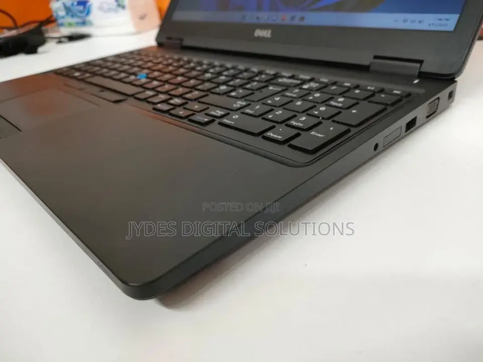 Laptop Dell Precision 3530 16GB Intel Core I7 SSD 512GB