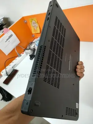 Laptop Dell Precision 3530 16GB Intel Core I7 SSD 512GB