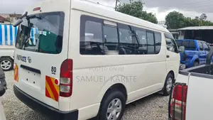 Toyota HiAce 2016 White