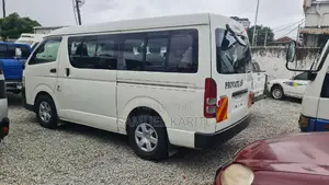 Toyota HiAce 2016 White