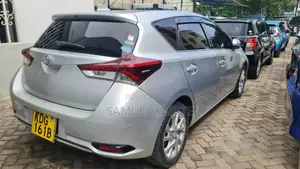Toyota Auris 2015 Silver