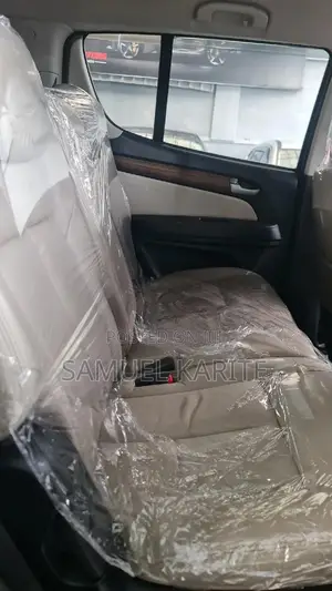 Isuzu MU-X 2017 Gray