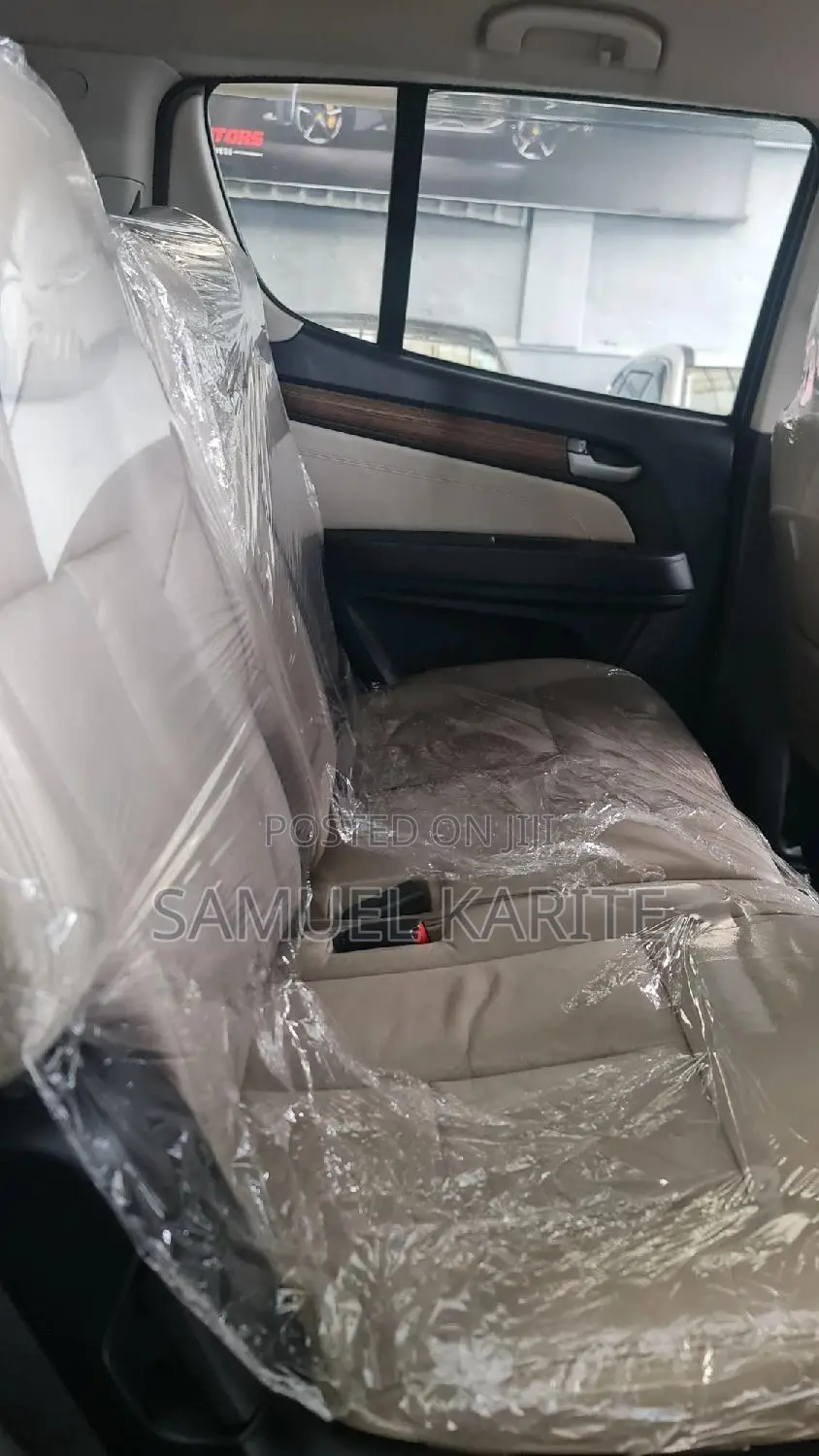 Isuzu MU-X 2017 Gray
