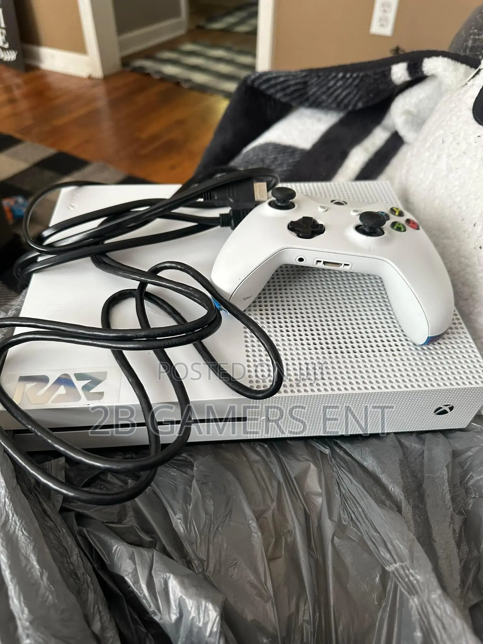Xbox 1 S , 1TB