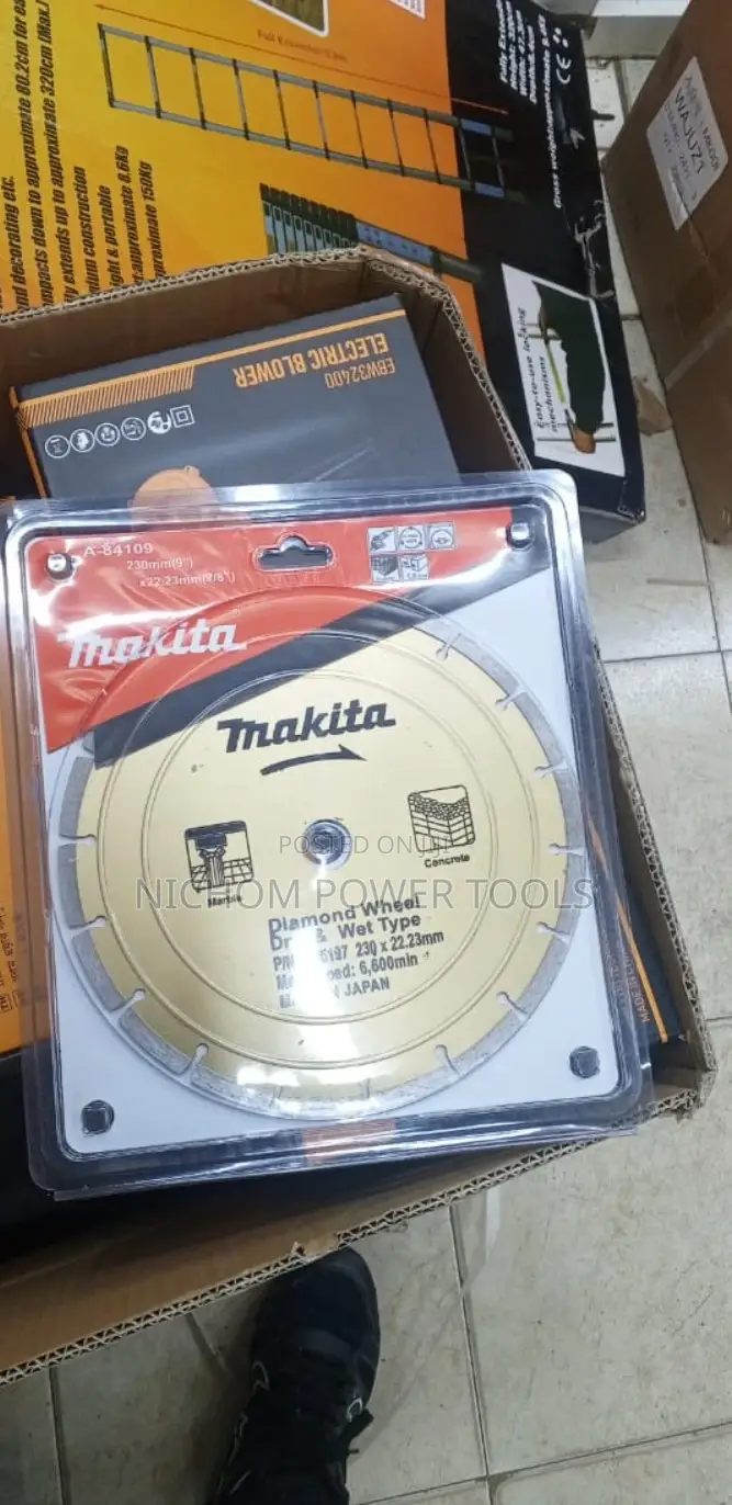 Makita 9" Diamond Disc