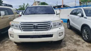 Toyota Land Cruiser 2014 White