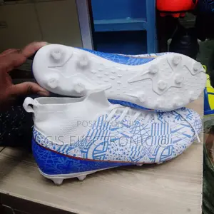 Soccer Boots Size 40-45 /White Football Boots