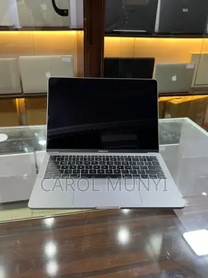New Laptop Apple MacBook Pro 16GB Intel Core I7 SSD 256GB