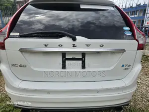 Volvo XC60 2017 Pearl