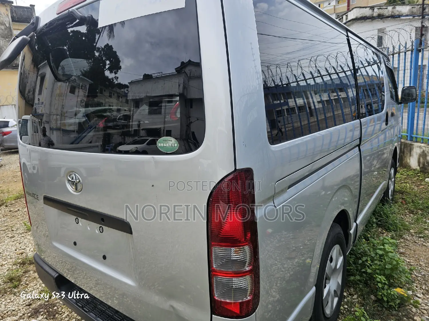 Toyota HiAce 2017 Silver