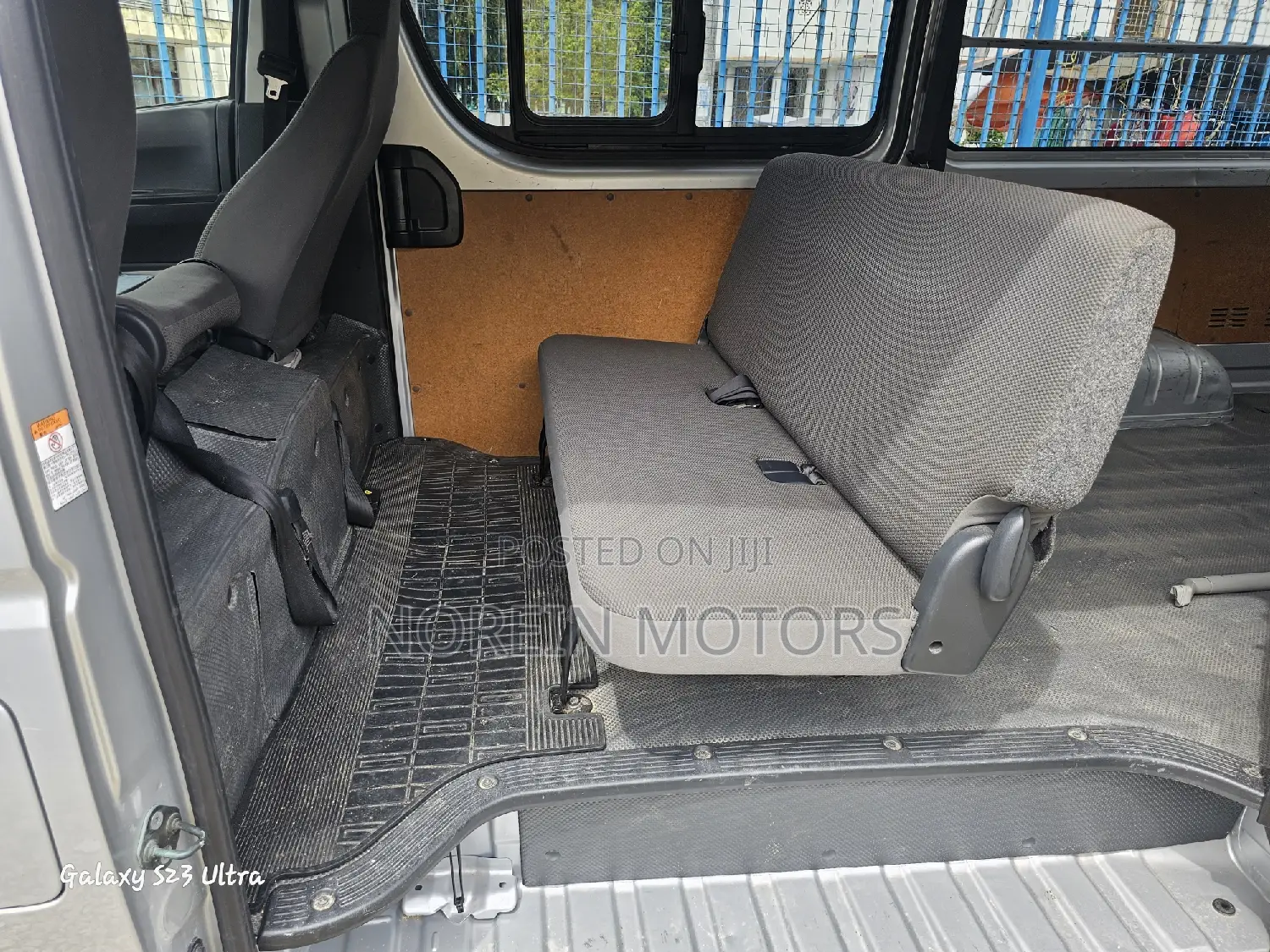Toyota HiAce 2017 Silver
