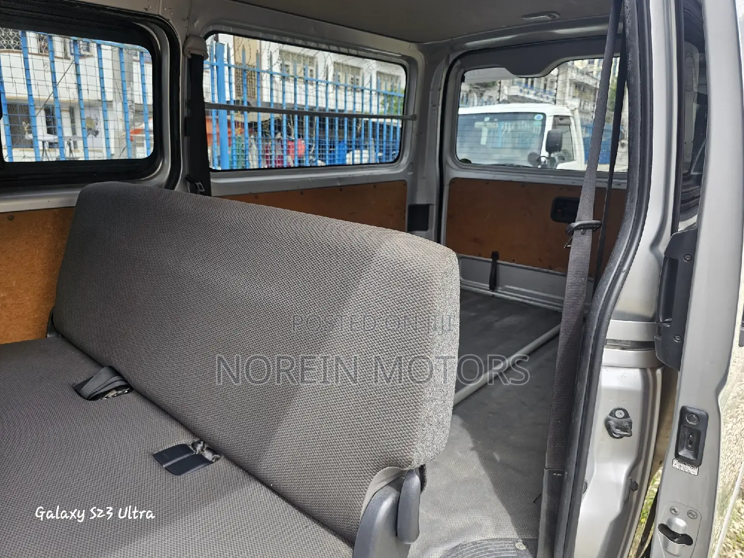 Toyota HiAce 2017 Silver