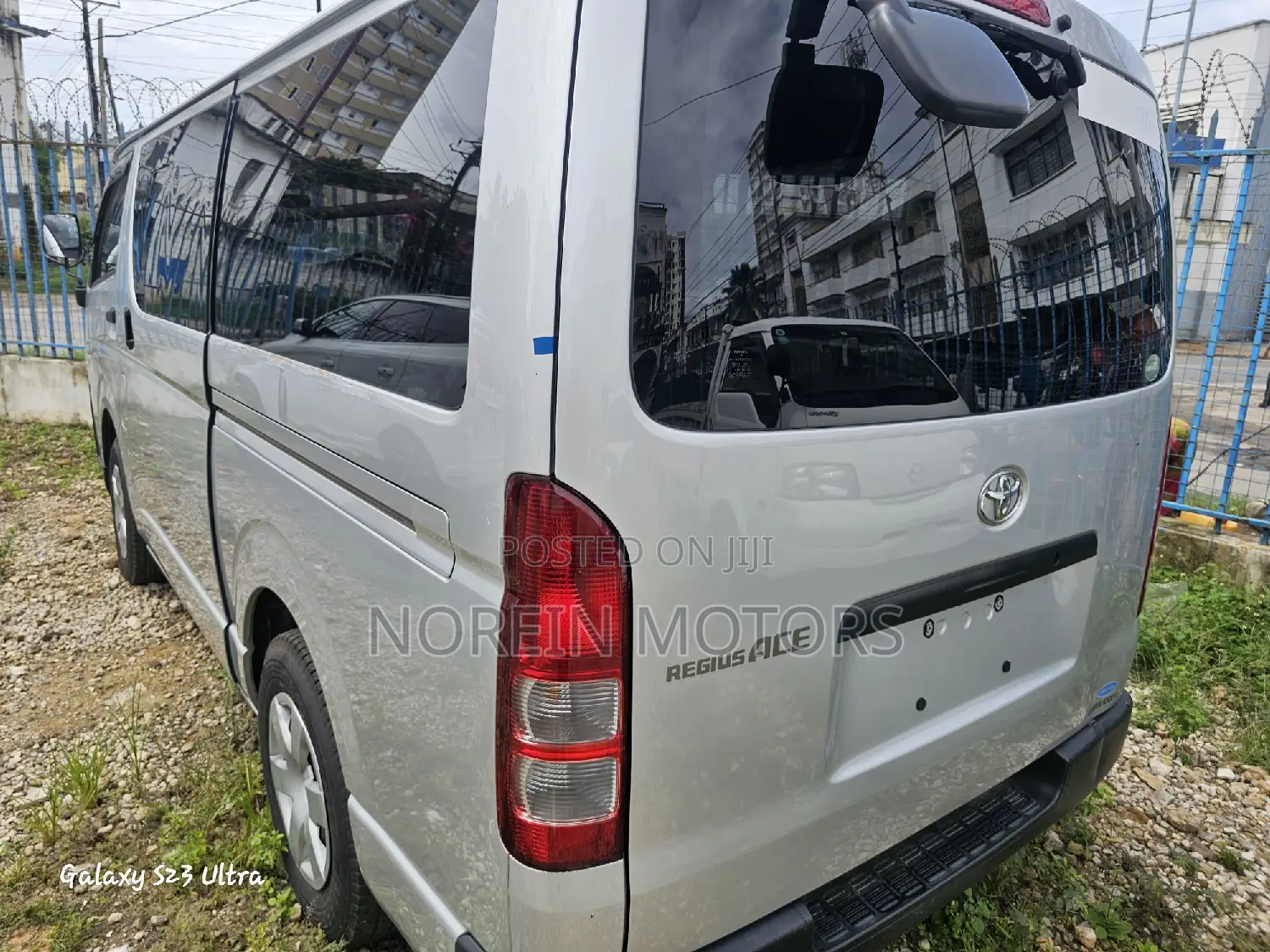 Toyota HiAce 2017 Silver