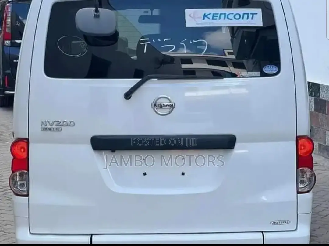 Nissan NV200 2017 White
