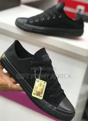 Black Low Cut Converse Unisex