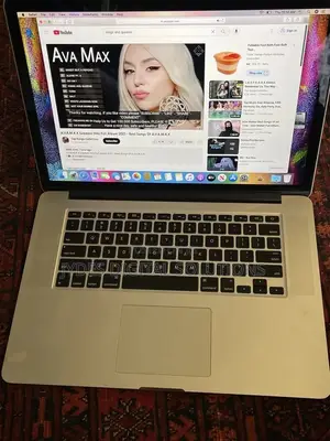 Laptop Apple MacBook Pro 2015 16GB Intel Core I7 SSD 256GB