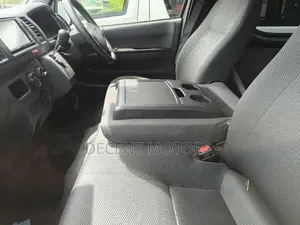 Toyota Regius 2018 Black