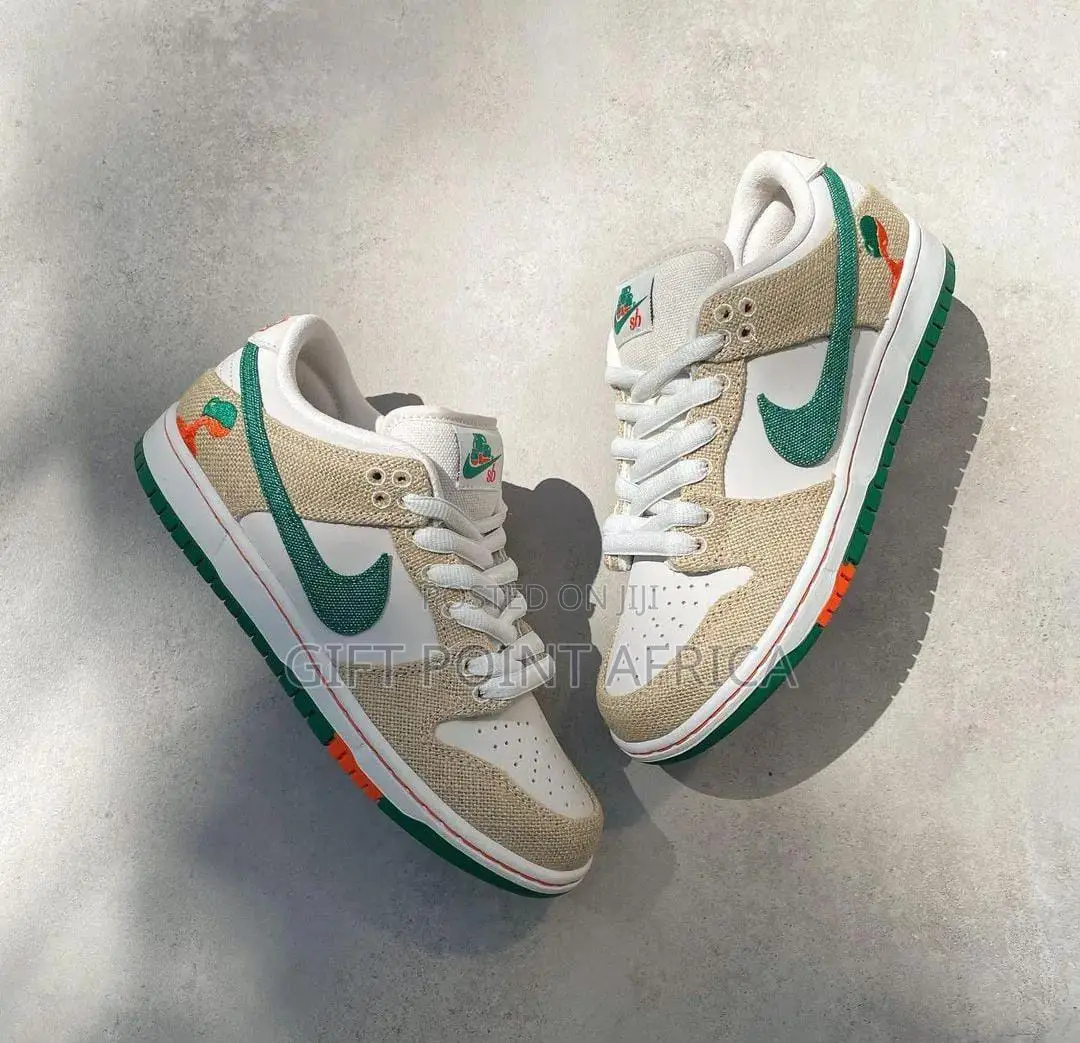 Air Jordan 1 SB Dunk Sneakers
