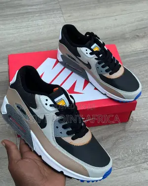 Nike Air Max 90 Sneakers